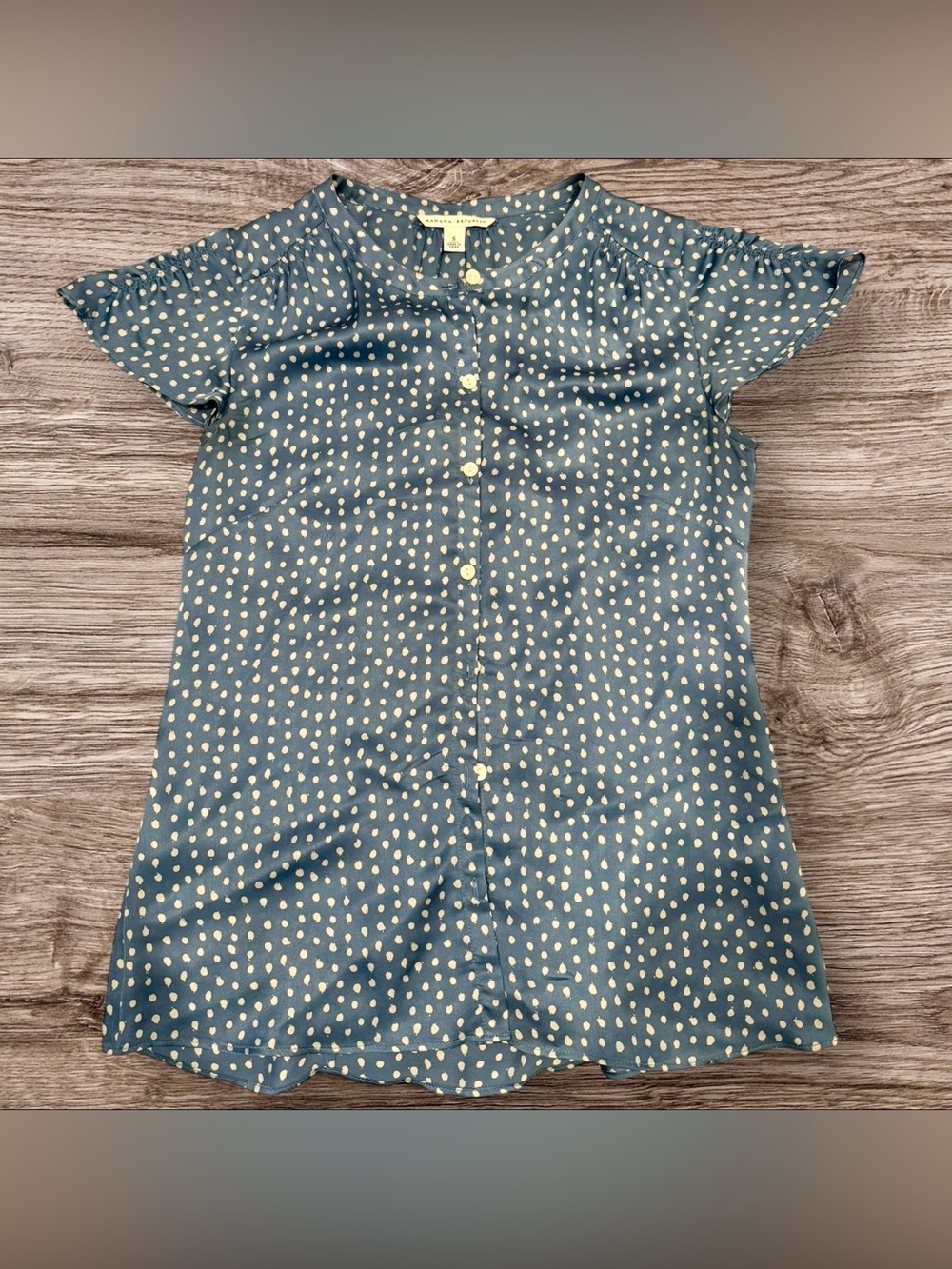 Banana Republic 100% Silk Blue Polka Dot Blouse Short Sleeve Button Front Top S